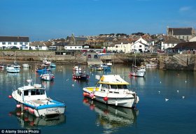 residents when you look at the Cornish fishing port of Porthleven tend to be up in hands over programs for a coffee company to base its HQ here – in the event the odor of roasting espresso beans spoils the fresh water atmosphere